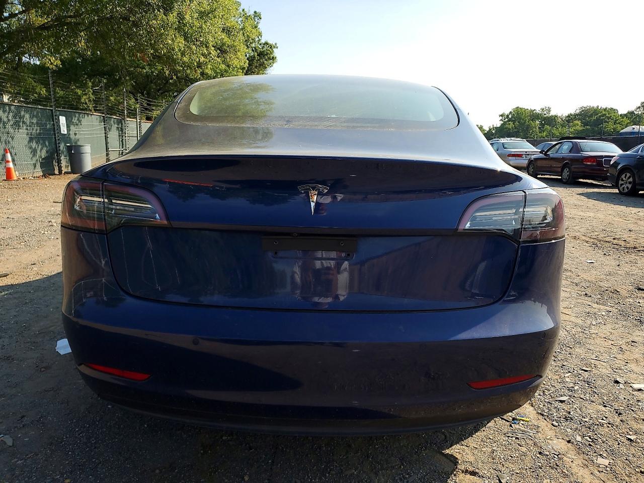 2022 Tesla Model 3 - Image 6