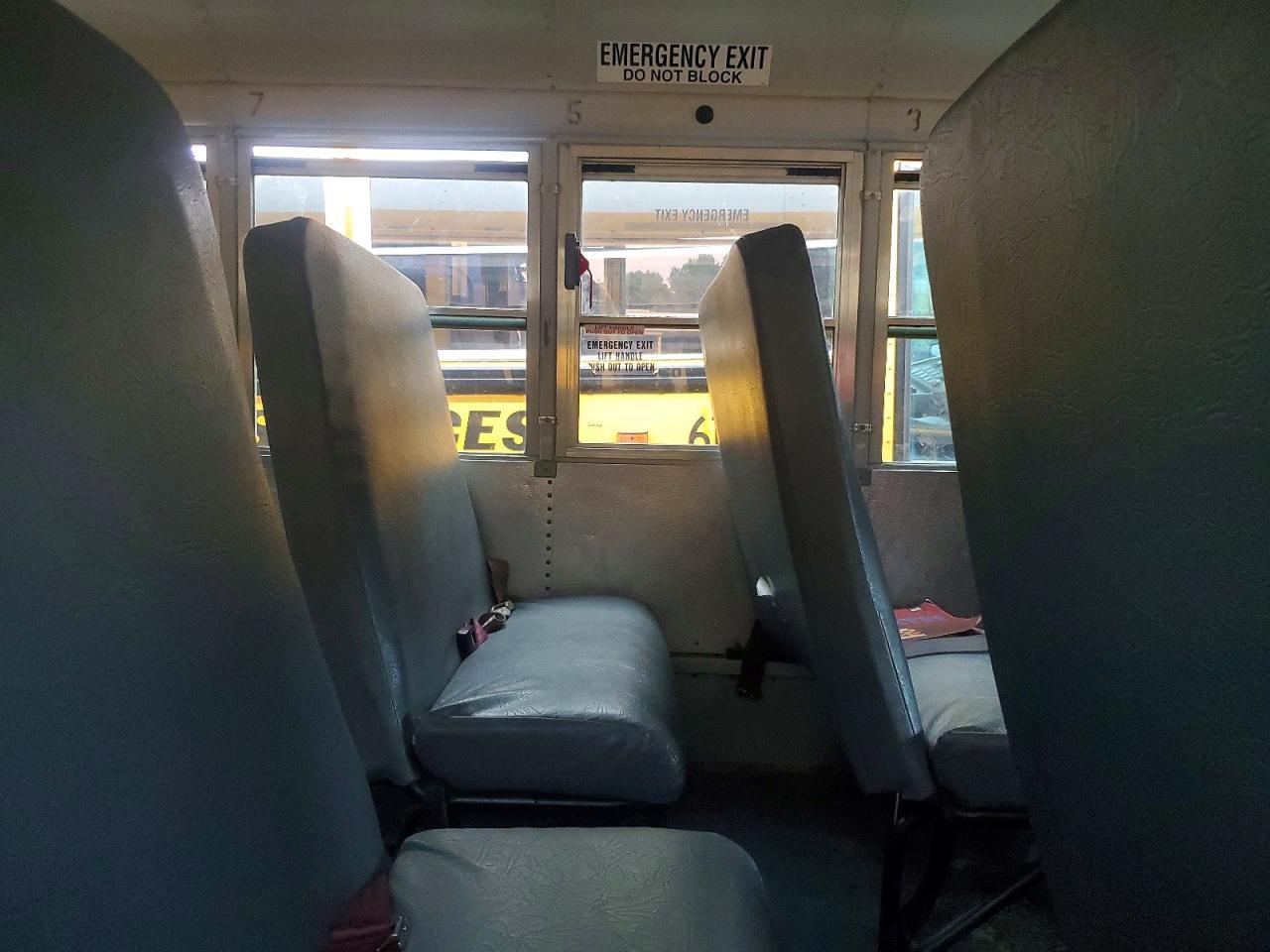 2012 Chevrolet Express School Bus - Фото 6