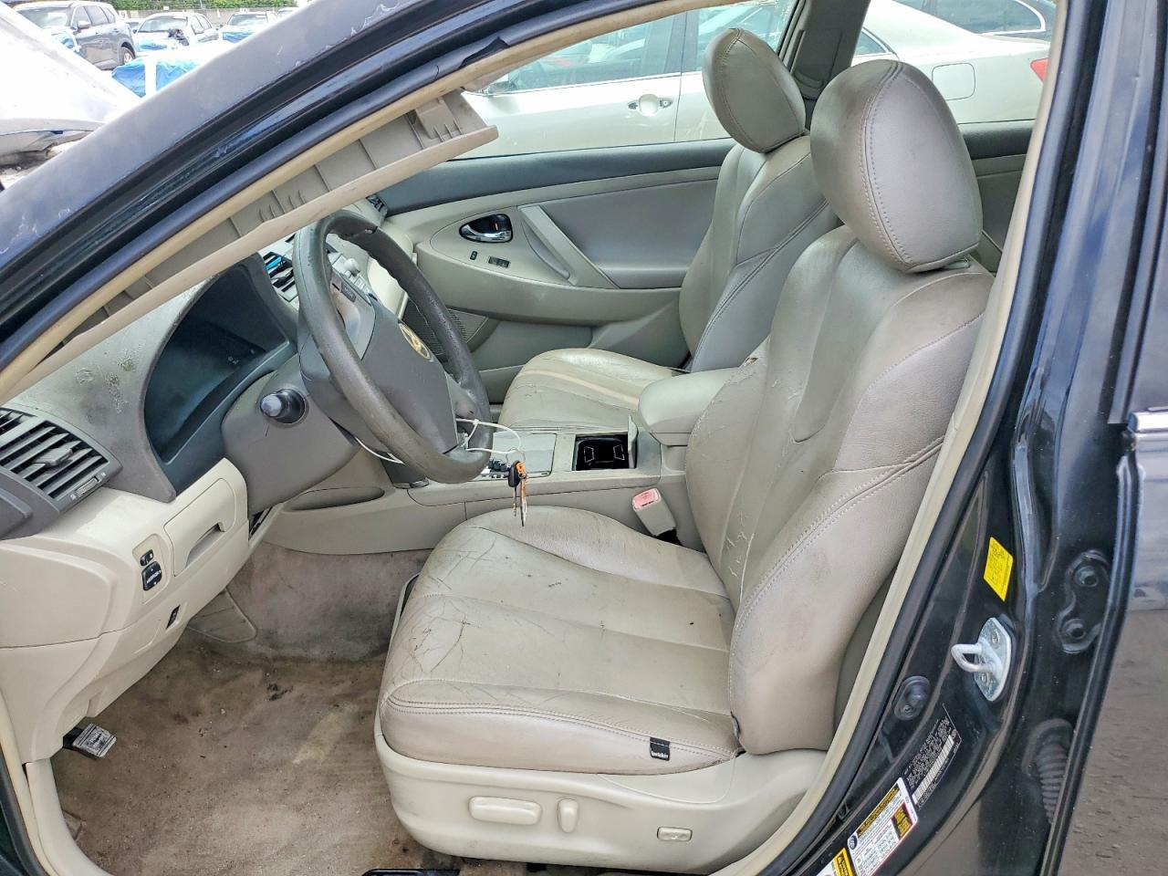2011 Toyota Camry Le - Image 7