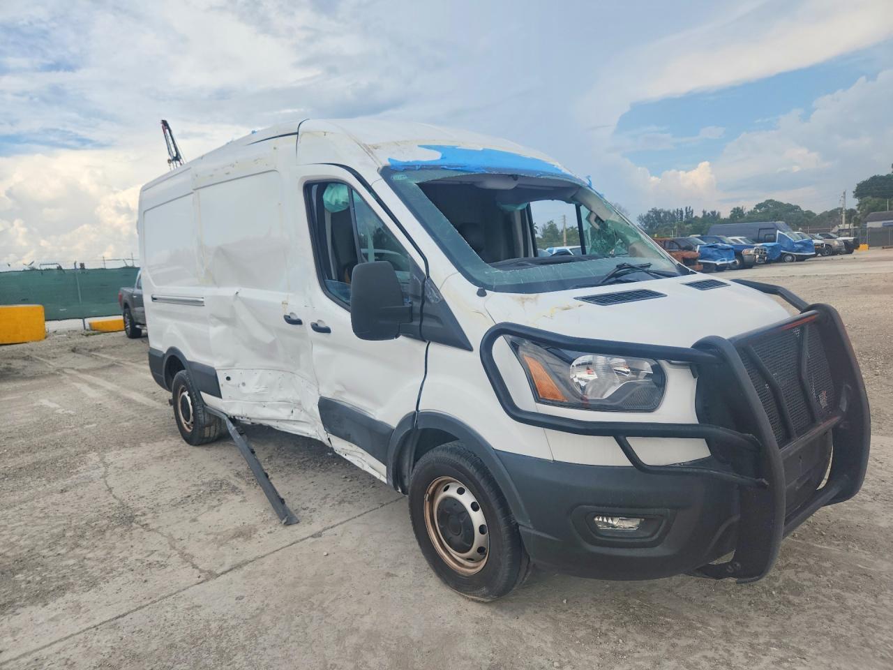 2025 Ford Transit 250 Medium Roof Delivery Van - Фото 4