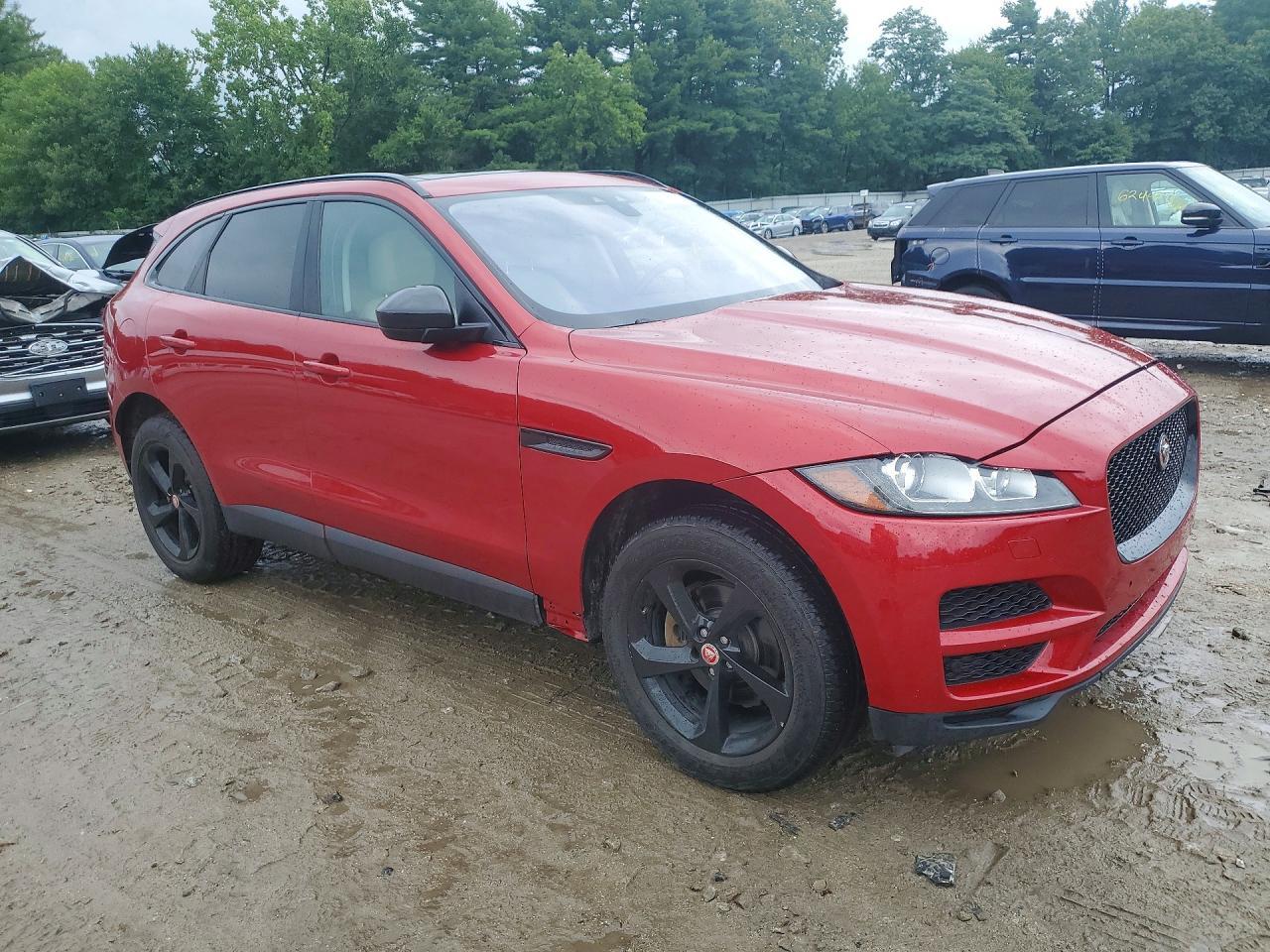 2017 Jaguar F-Pace Premium - Image 4