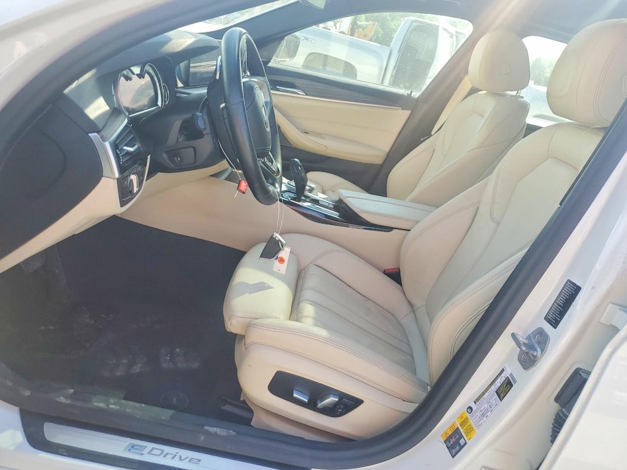 2018 BMW 530Xe - Image 7