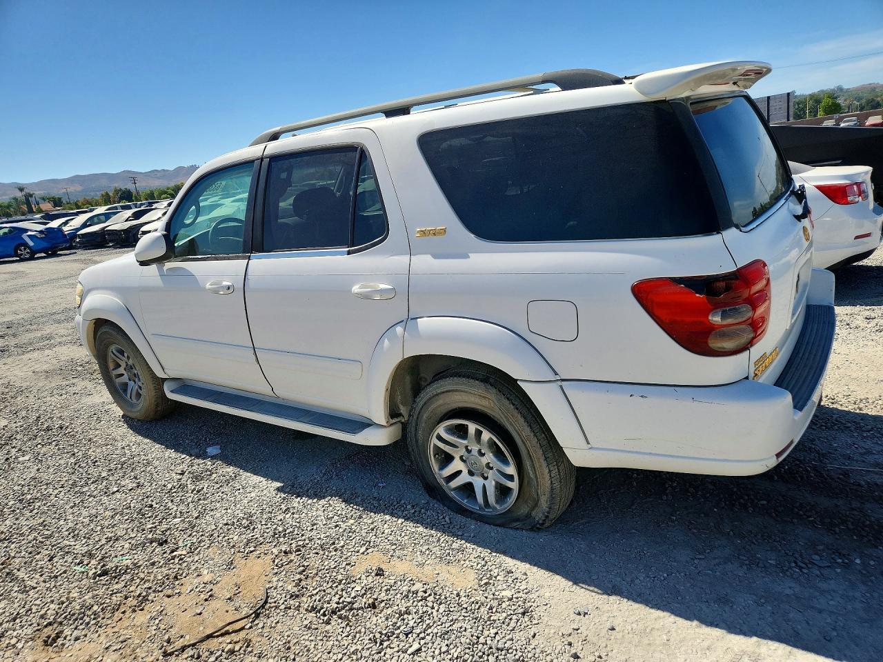 2004 Toyota Sequoia Sr5 - Фото 2