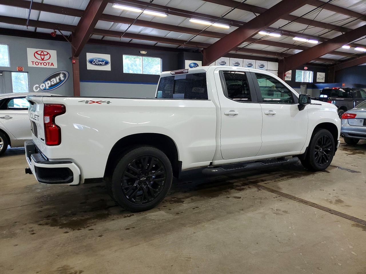 2020 Chevrolet Silverado K1500 Rst - Image 3