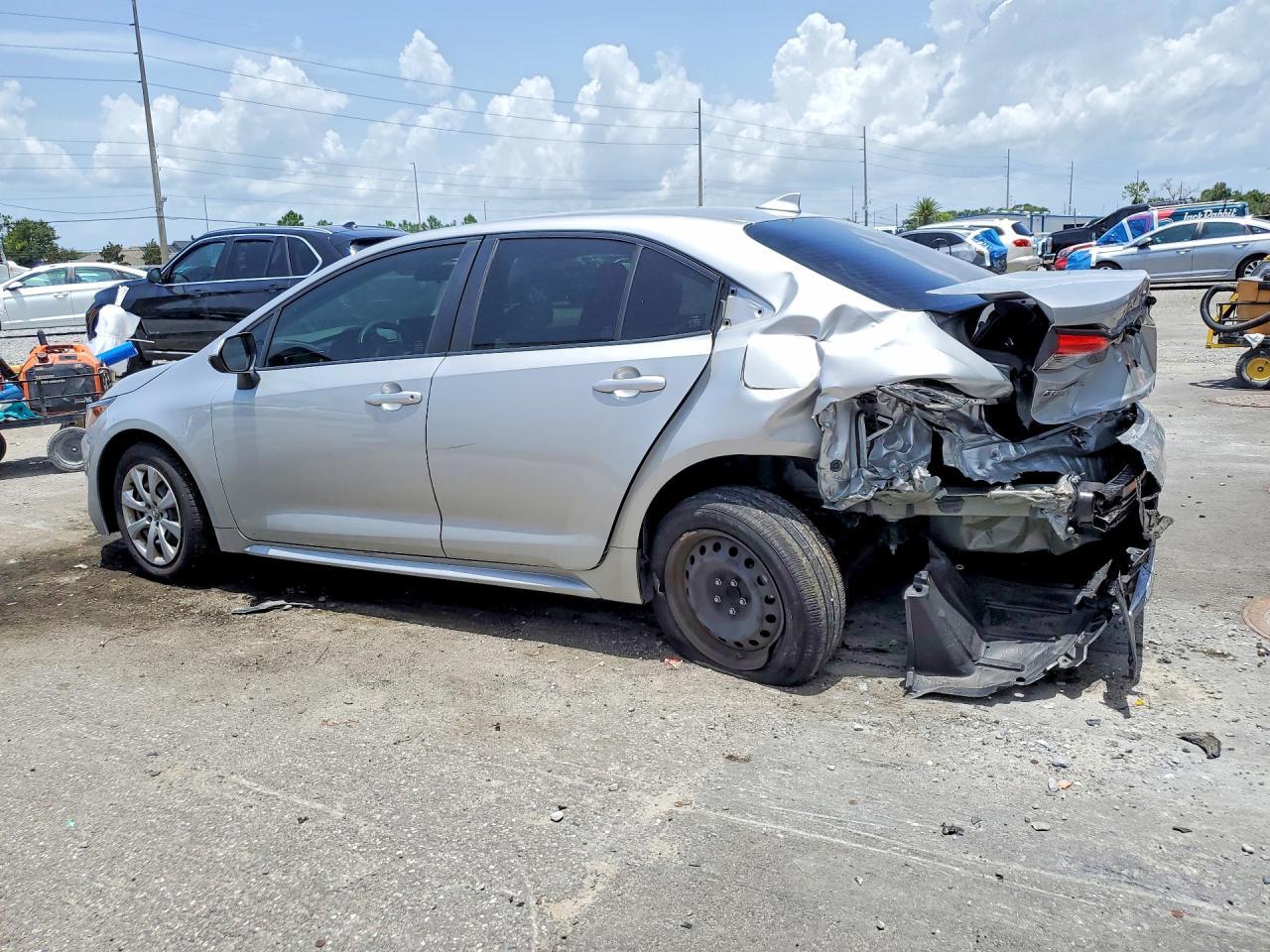 2021 Toyota Corolla Le - Image 2