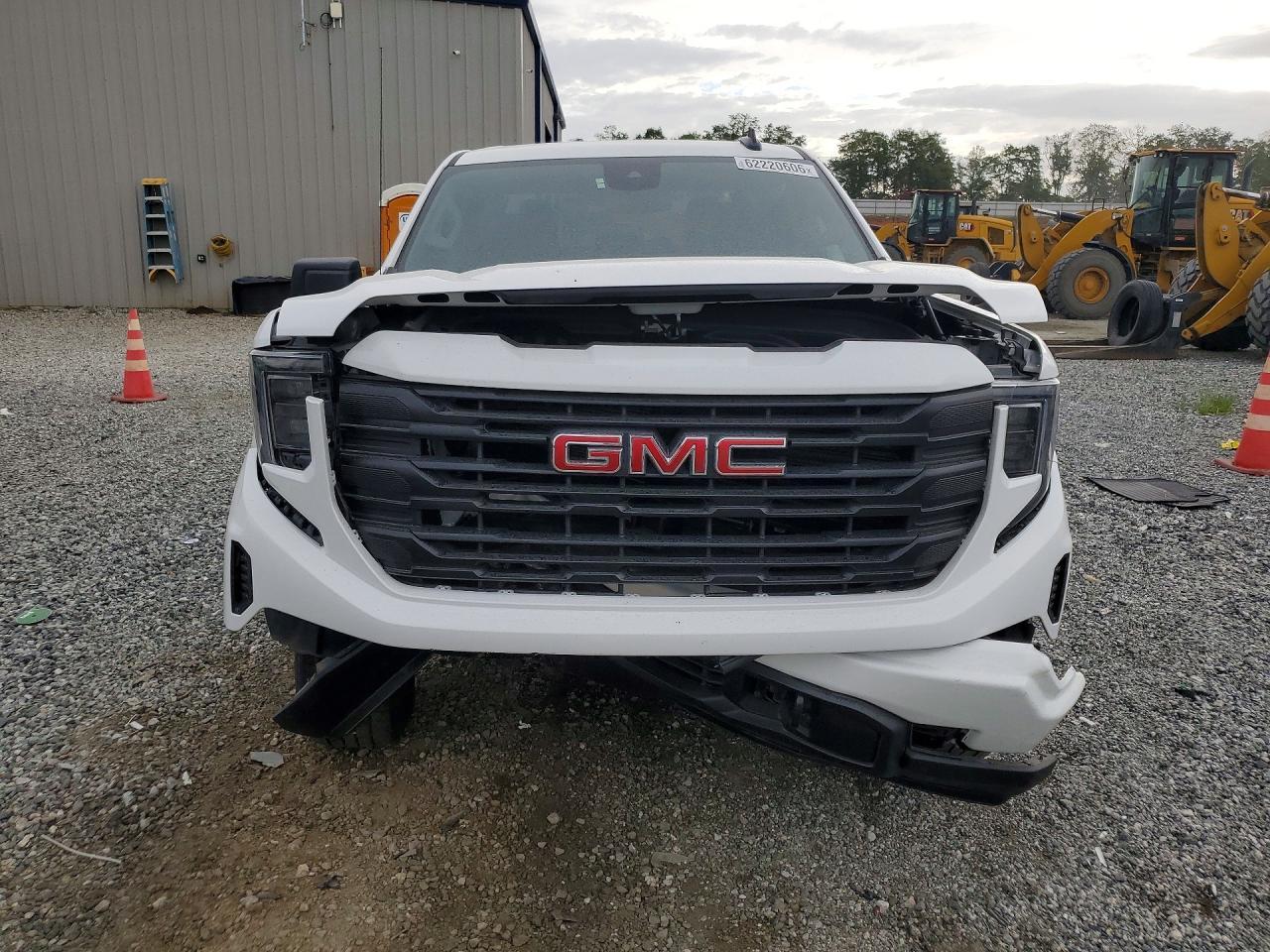 2025 GMC Sierra K1500 - Image 5