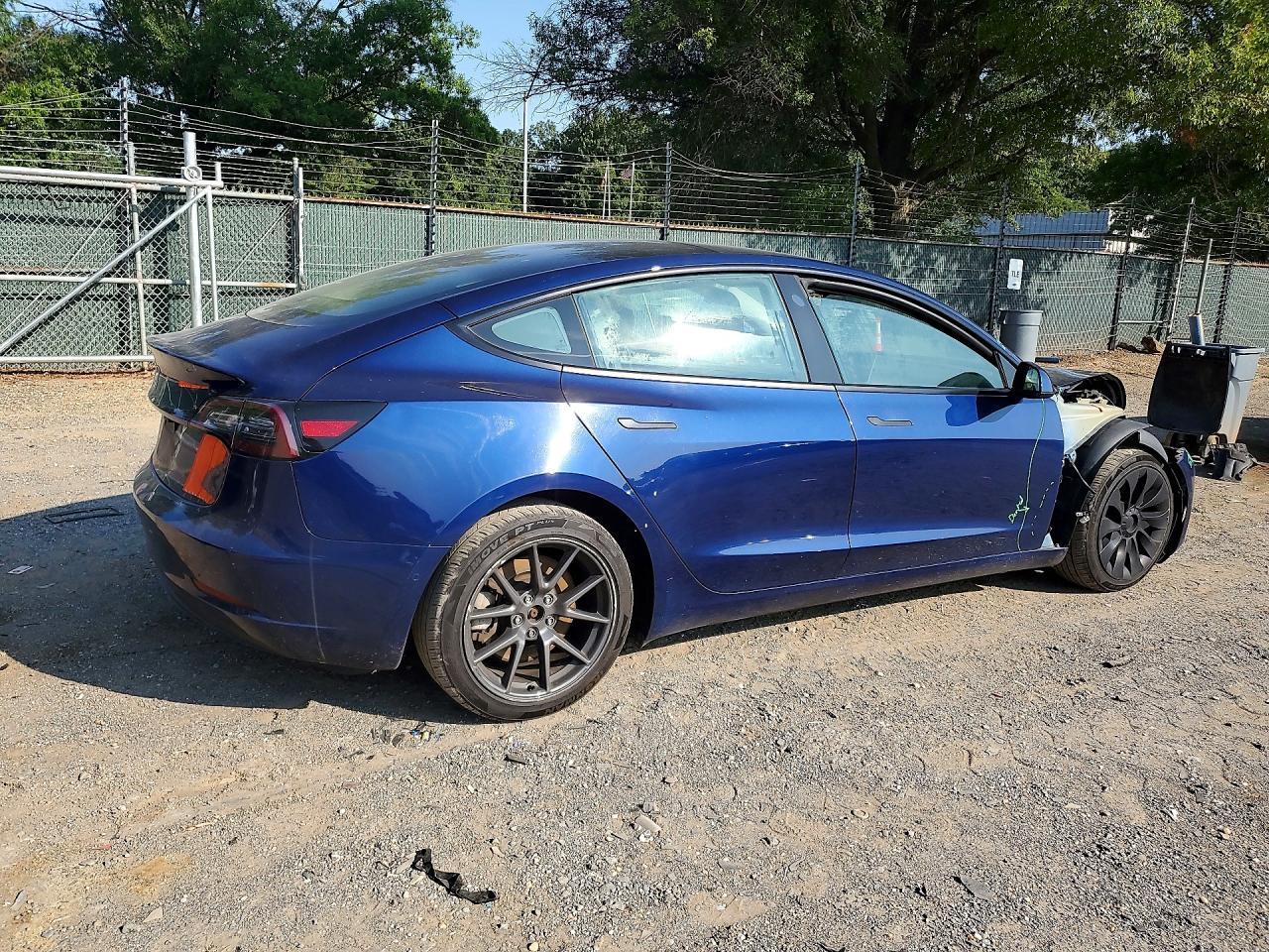 2022 Tesla Model 3 - Image 3