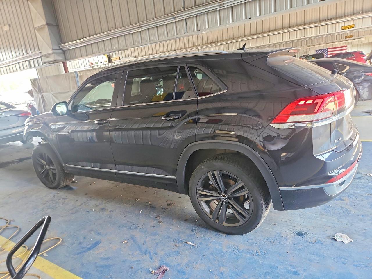 2021 Volkswagen Atlas Cross Sport Se - Image 2
