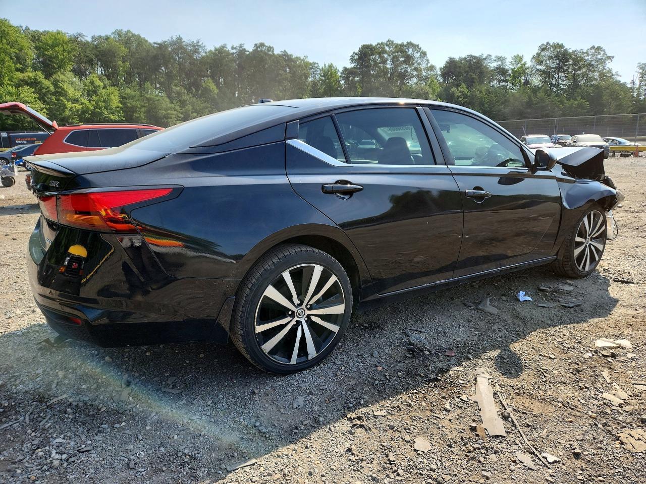 2020 Nissan Altima Sr - Фото 3