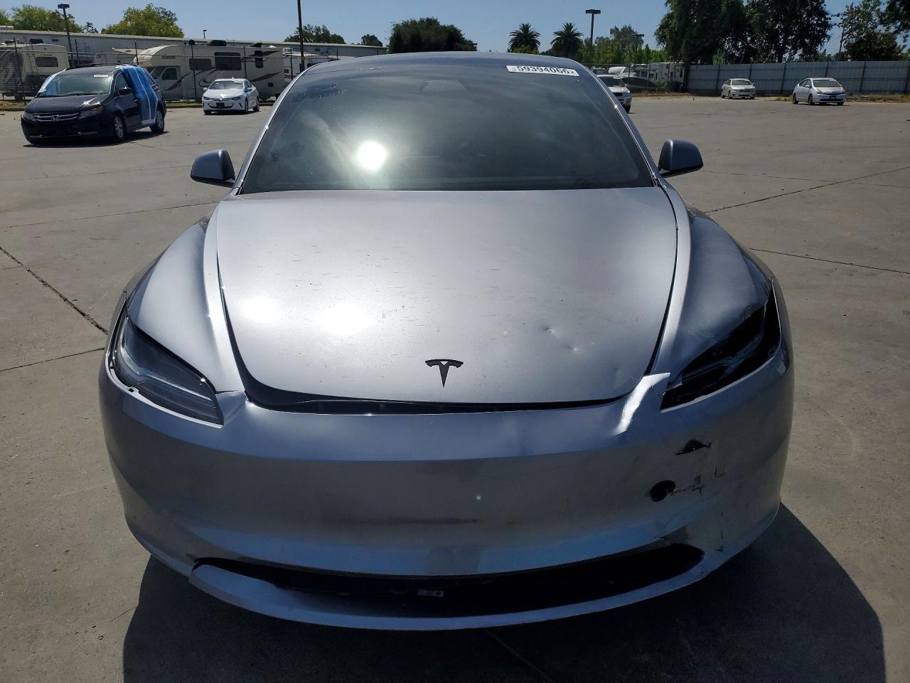 2026 Tesla Model 3 - Фото 5