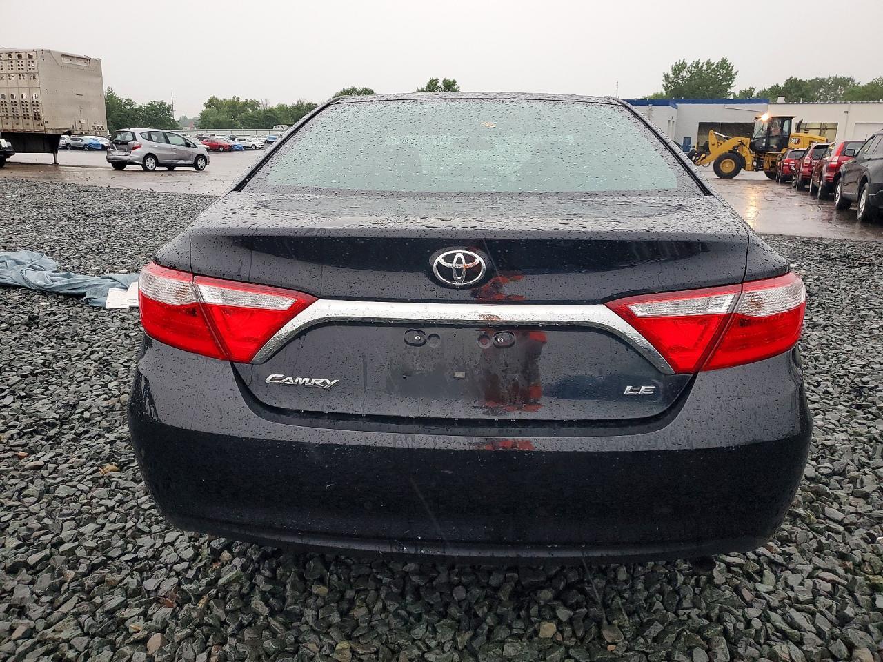 2016 Toyota Camry Le - Фото 6