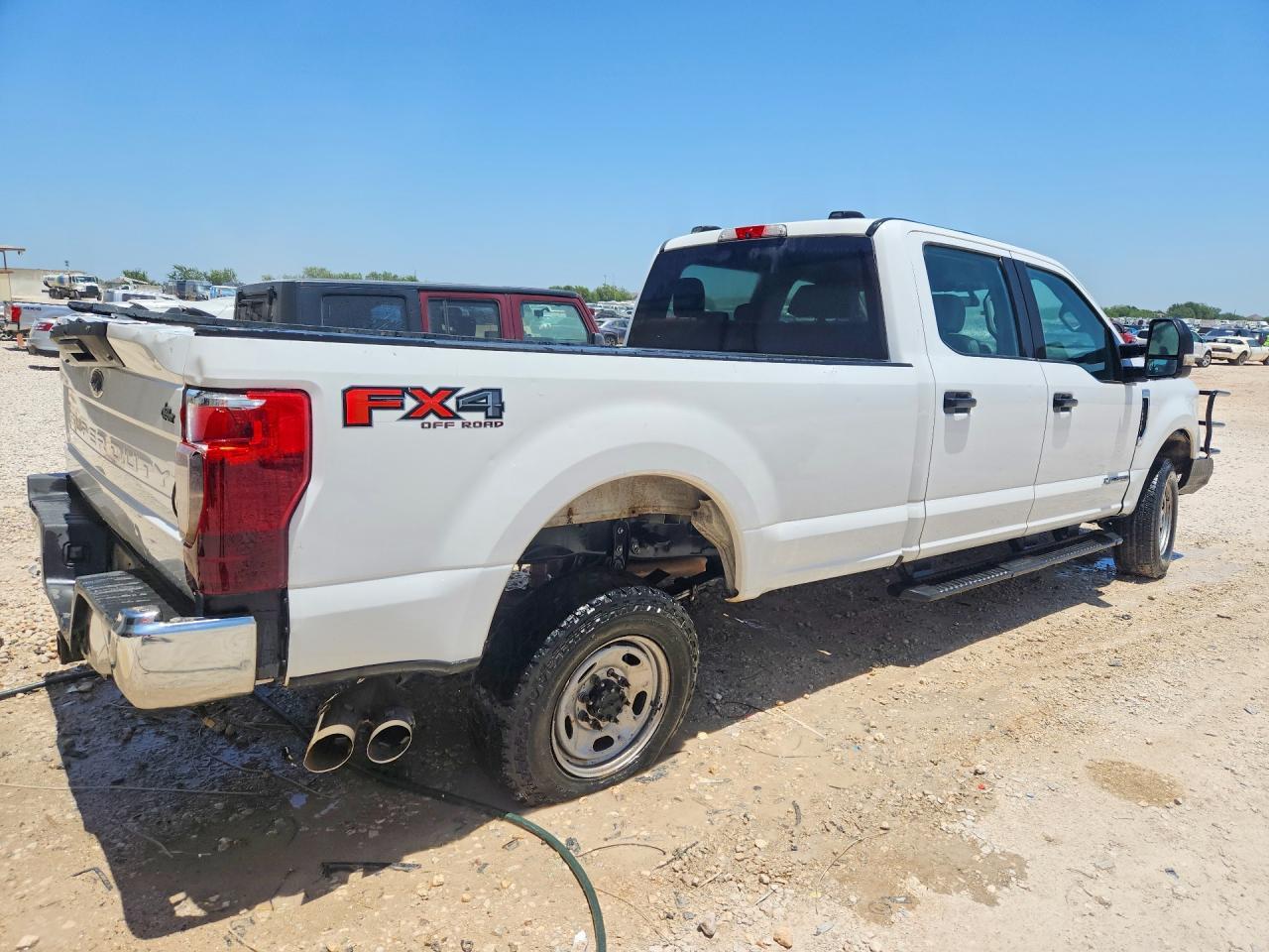 2022 Ford F250 Super Duty - Image 3