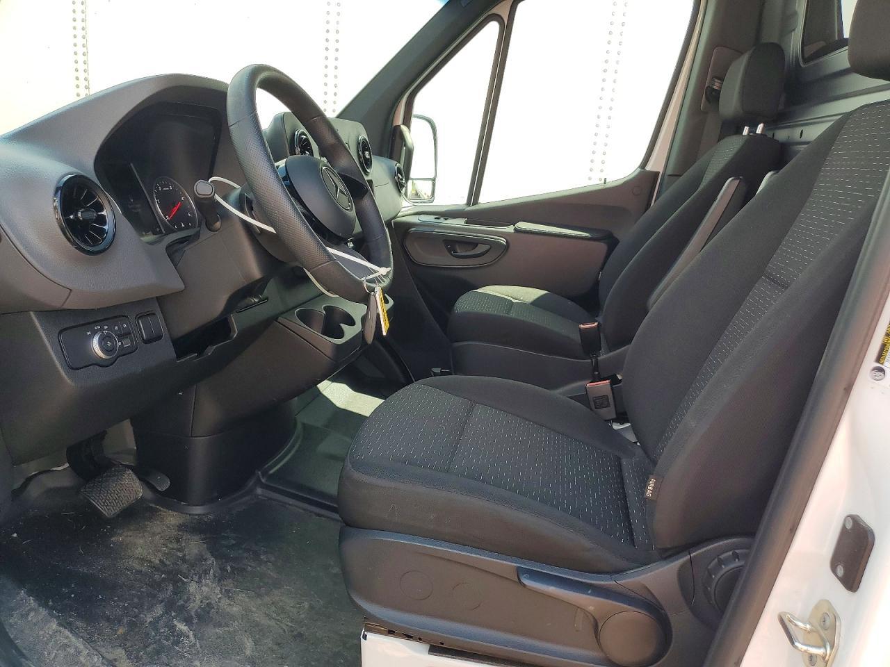 2025 Mercedes-Benz Sprinter 2500 - Image 7