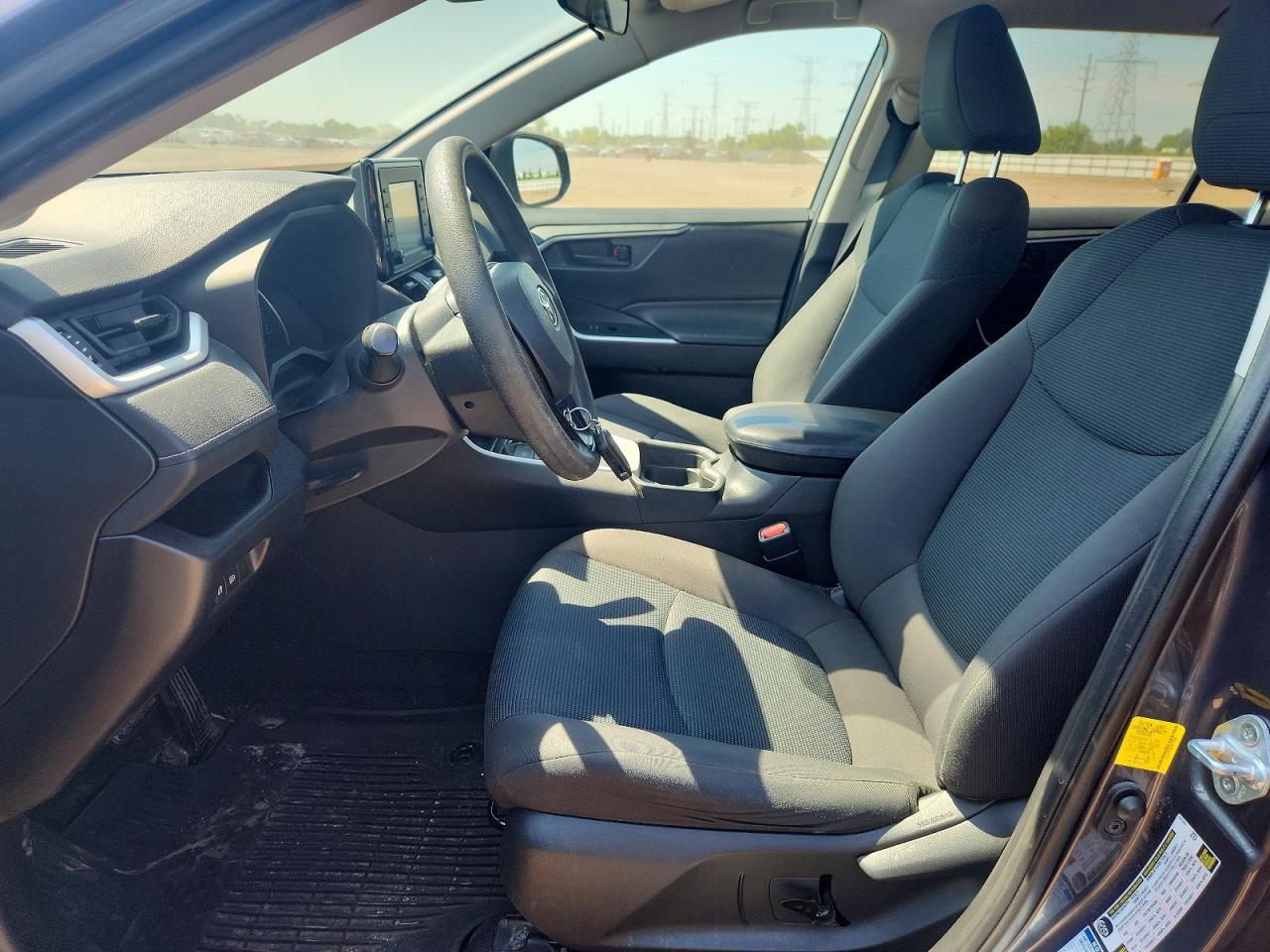 2020 Toyota Rav4 Le - Image 7