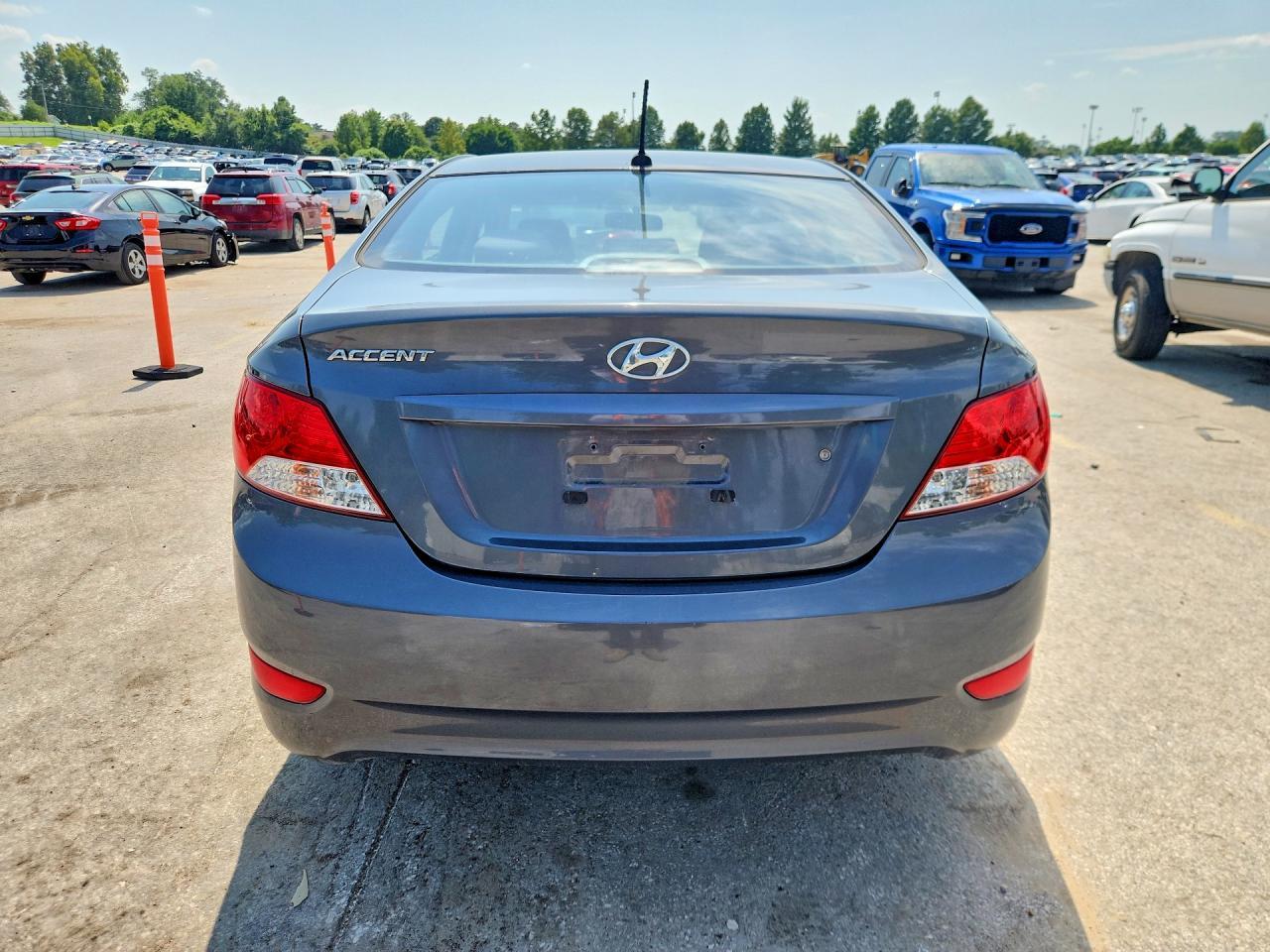 2012 Hyundai Accent Gls - Фото 6