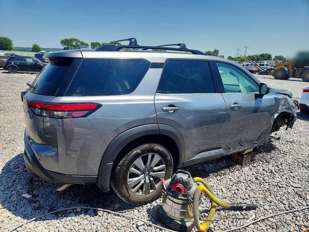 2025 Nissan Pathfinder Rock Creek - Фото 3