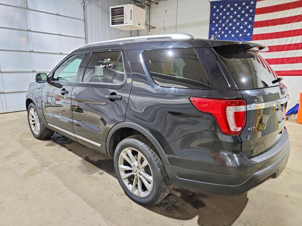 2019 Ford Explorer Xlt - Фото 2