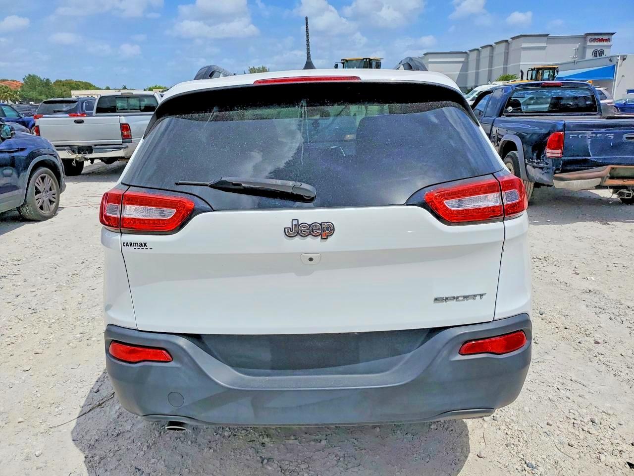 2016 Jeep Cherokee Sport - Фото 6