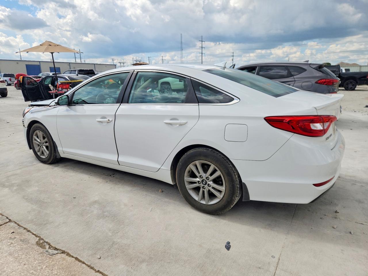 2017 Hyundai Sonata Eco - Фото 2