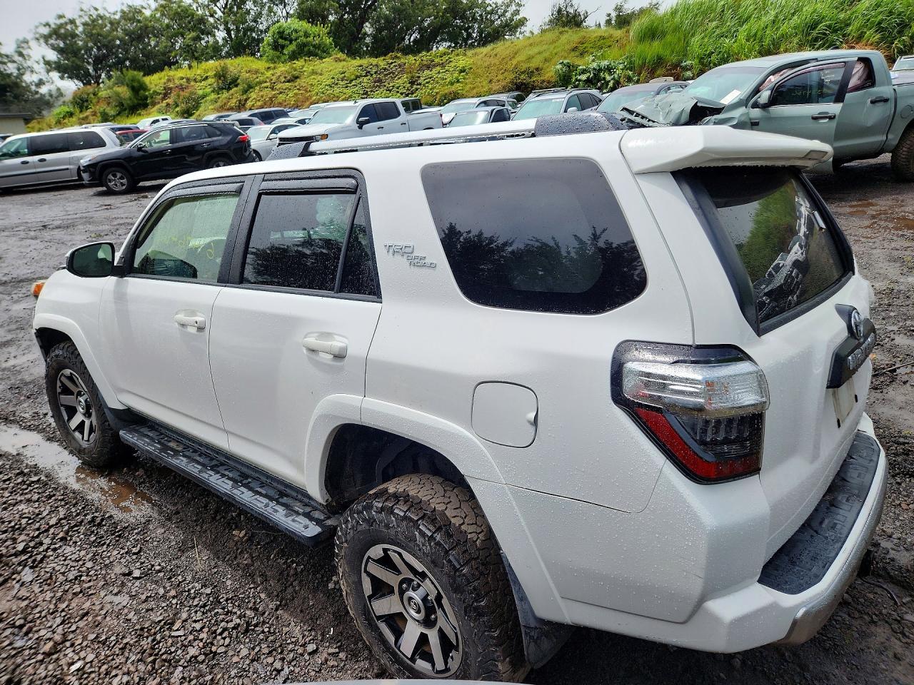 2018 Toyota 4Runner Sr5 - Image 2