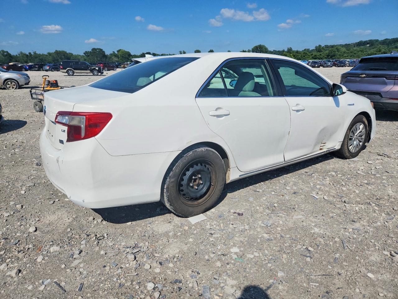 2013 Toyota Camry Hybrid Le - Фото 3