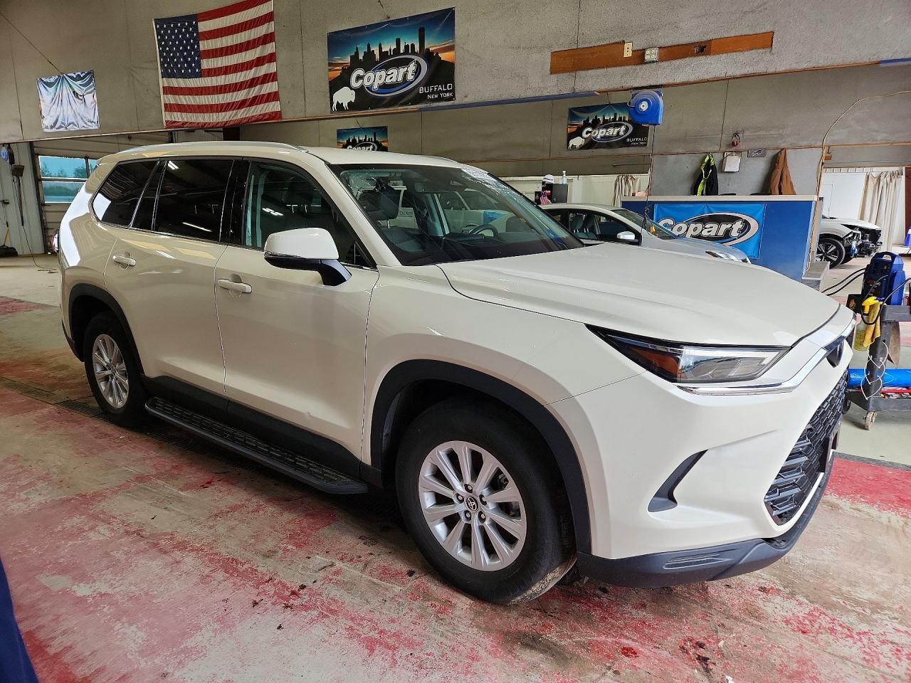 2024 Toyota Grand Highlander Xle - Image 4