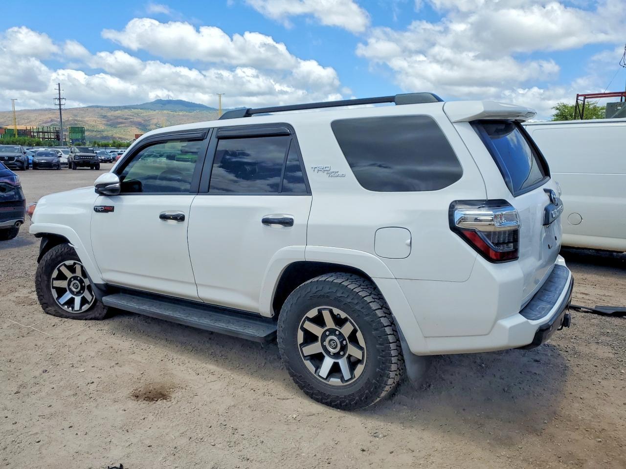 2019 Toyota 4Runner Sr5 - Фото 2
