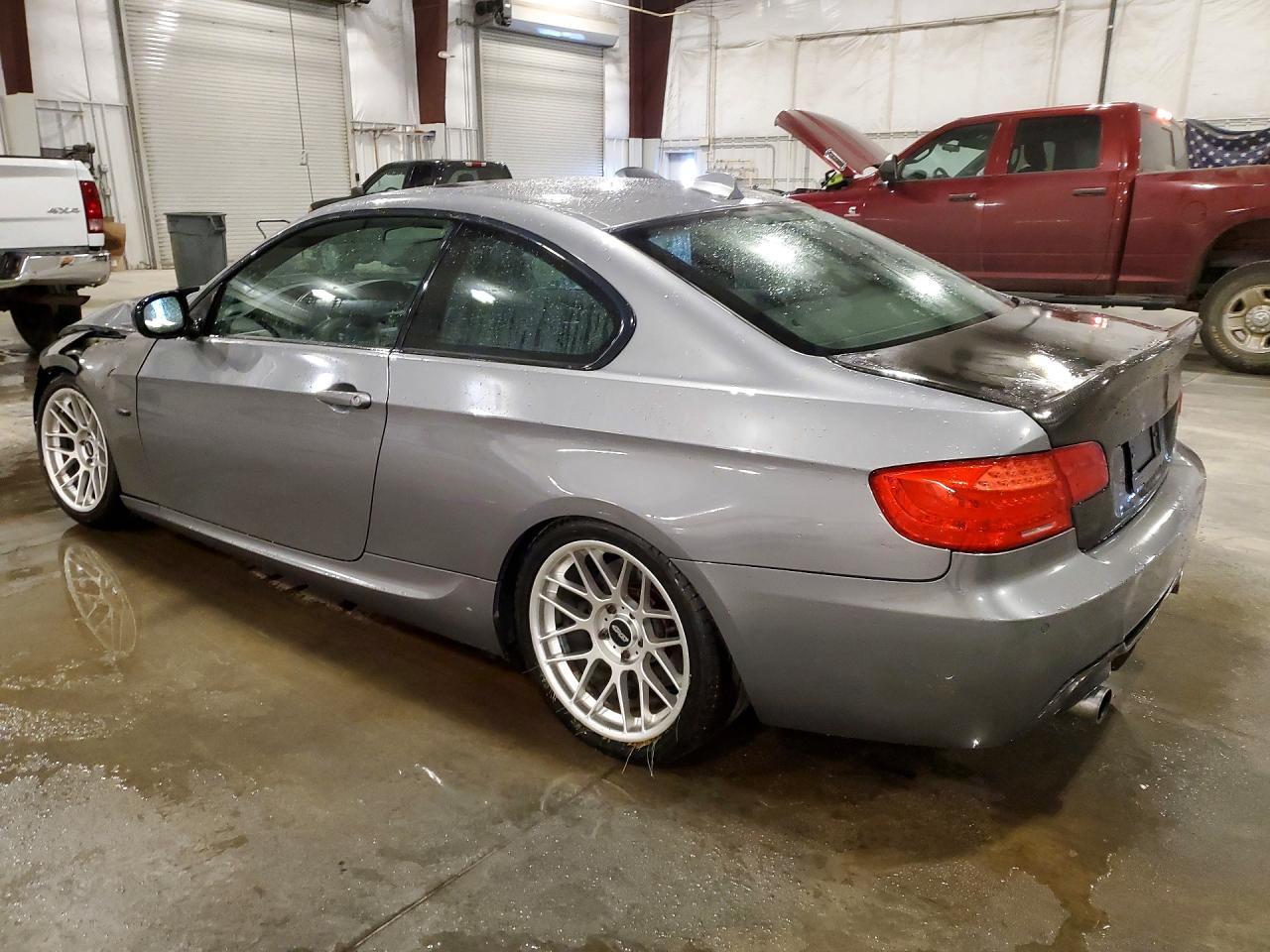2010 BMW 335 I - Image 2