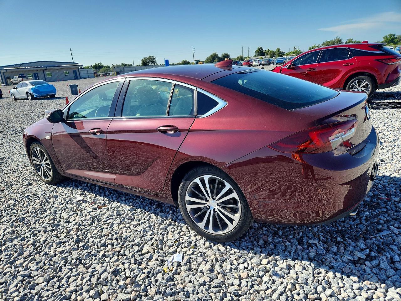 2019 Buick Regal Essence - Фото 2