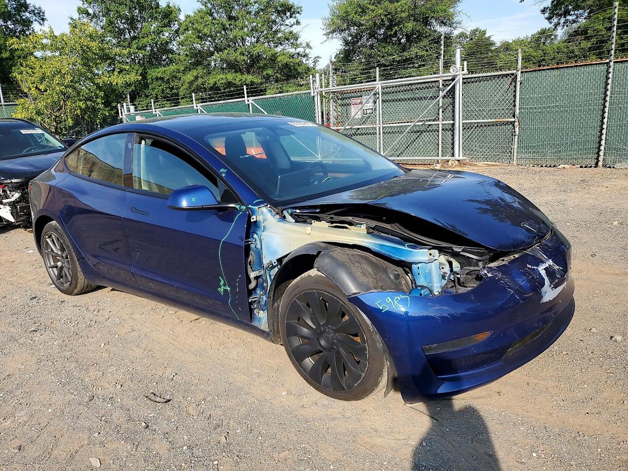 2022 Tesla Model 3 - Image 4