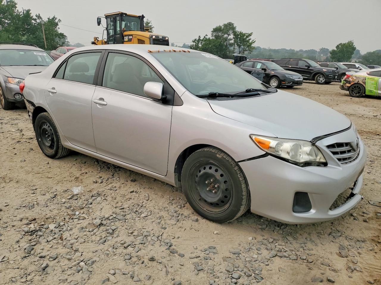 2013 Toyota Corolla Le - Фото 4