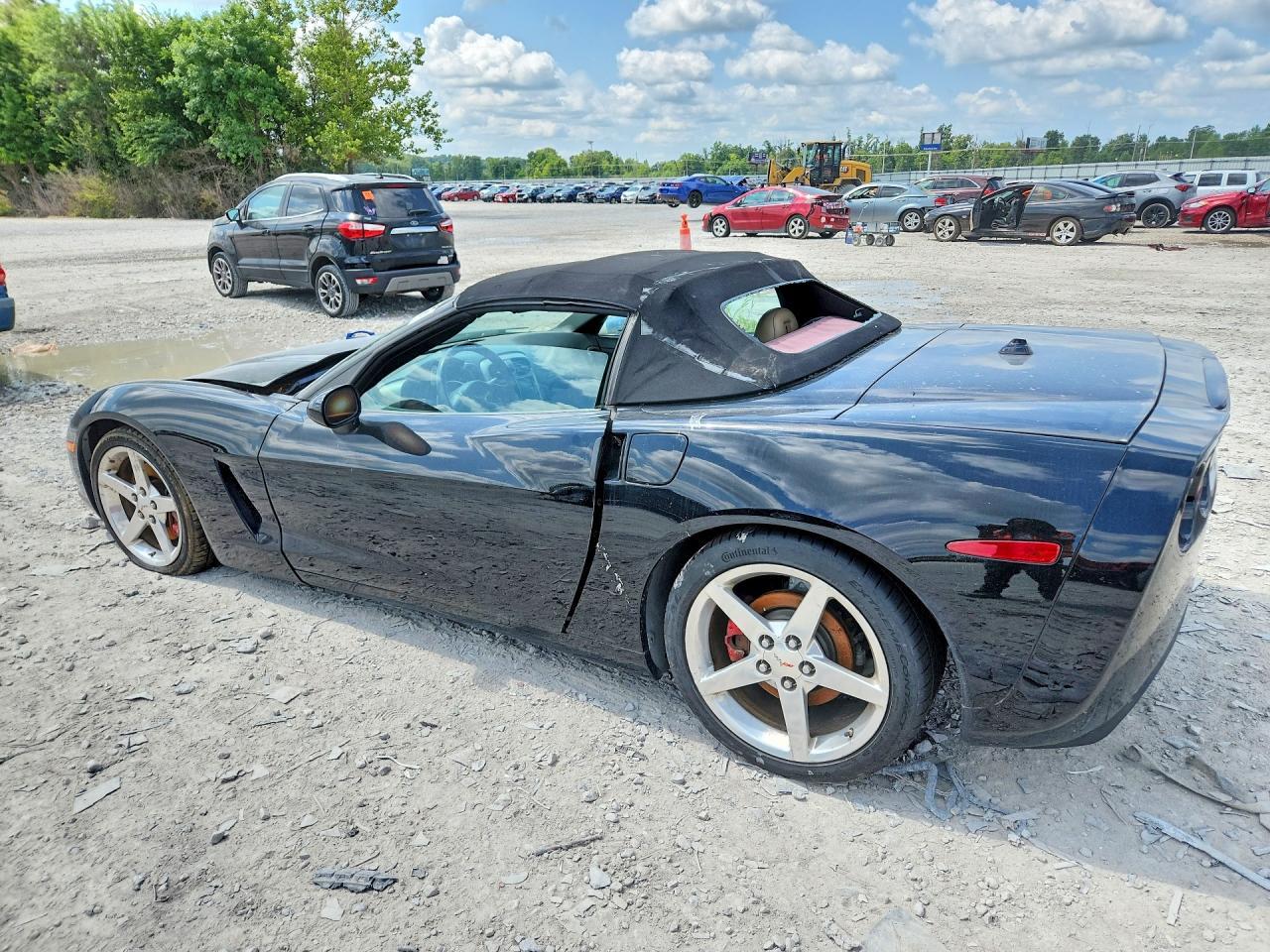 2005 Chevrolet Corvette - Фото 2