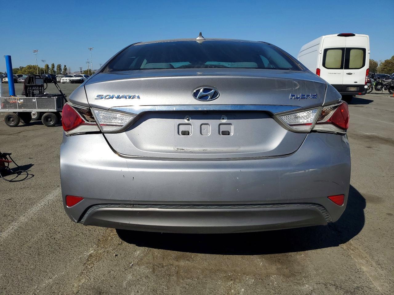 2013 Hyundai Sonata Hybrid - Image 6