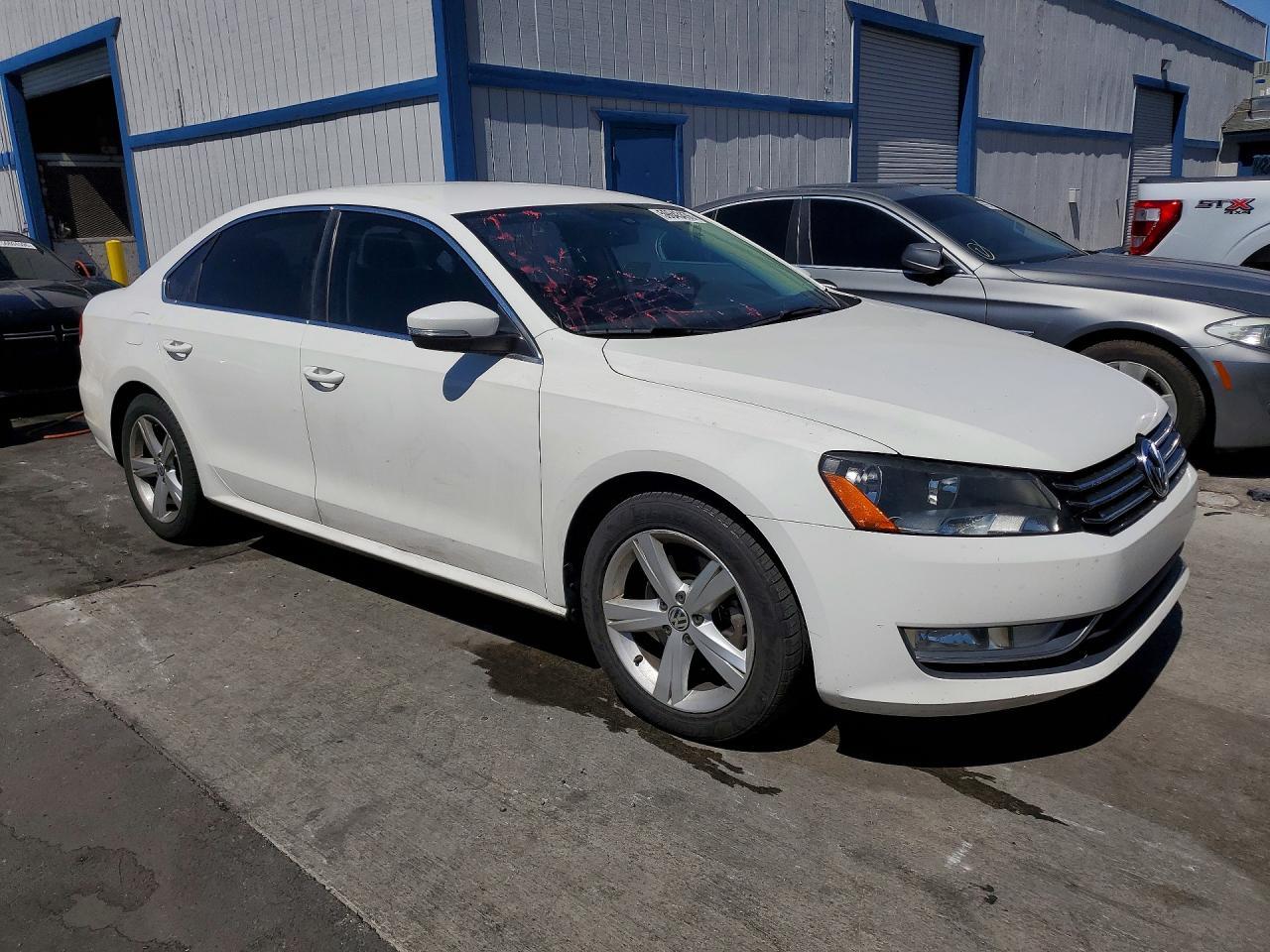 2015 Volkswagen Passat S - Фото 4
