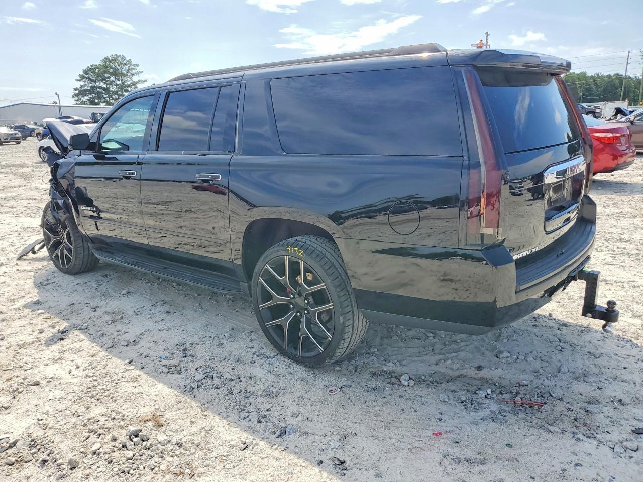 2015 GMC Yukon Xl Denali - Image 2