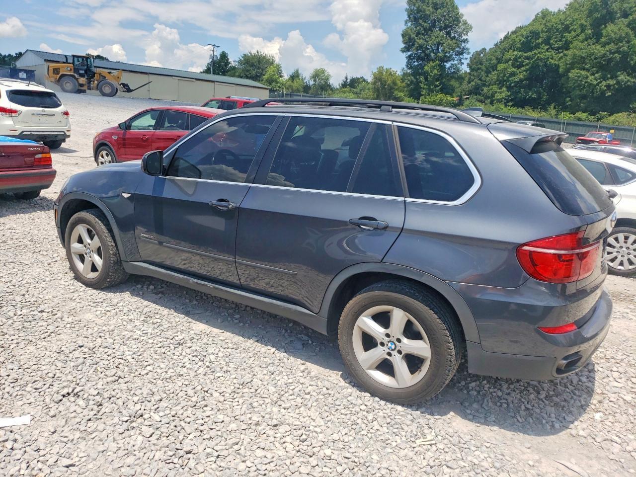 2013 BMW X5 xDrive50I - Фото 2