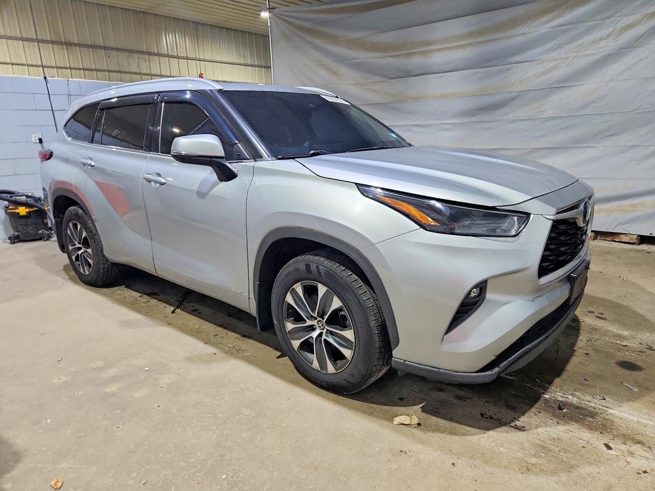 2022 Toyota Highlander Hybrid Xle - Image 4