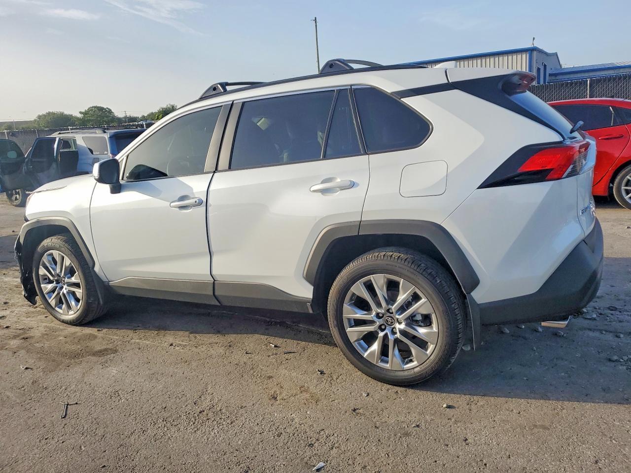 2025 Toyota Rav4 Xle Premium - Фото 2