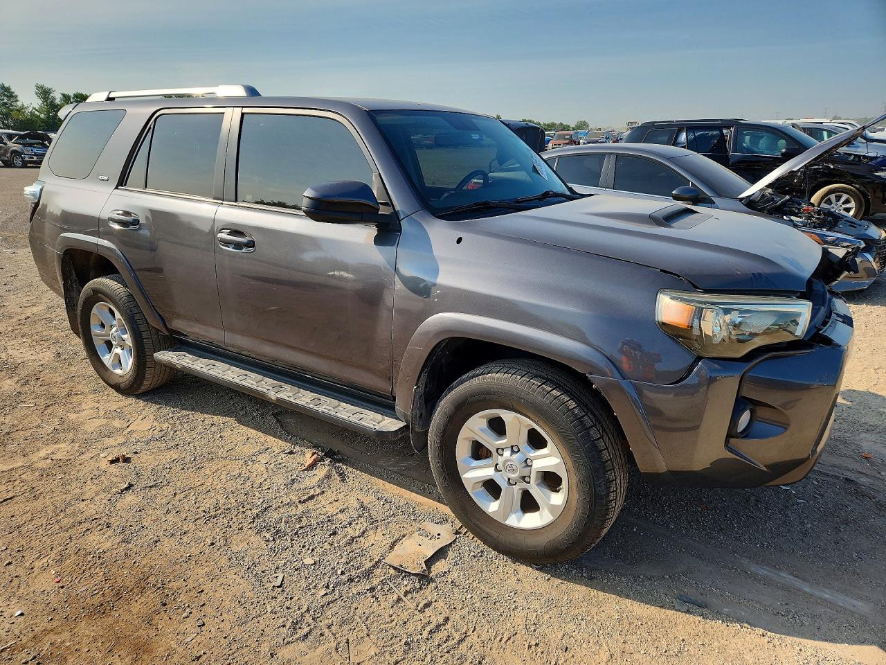 2014 Toyota 4Runner Sr5 - Image 4