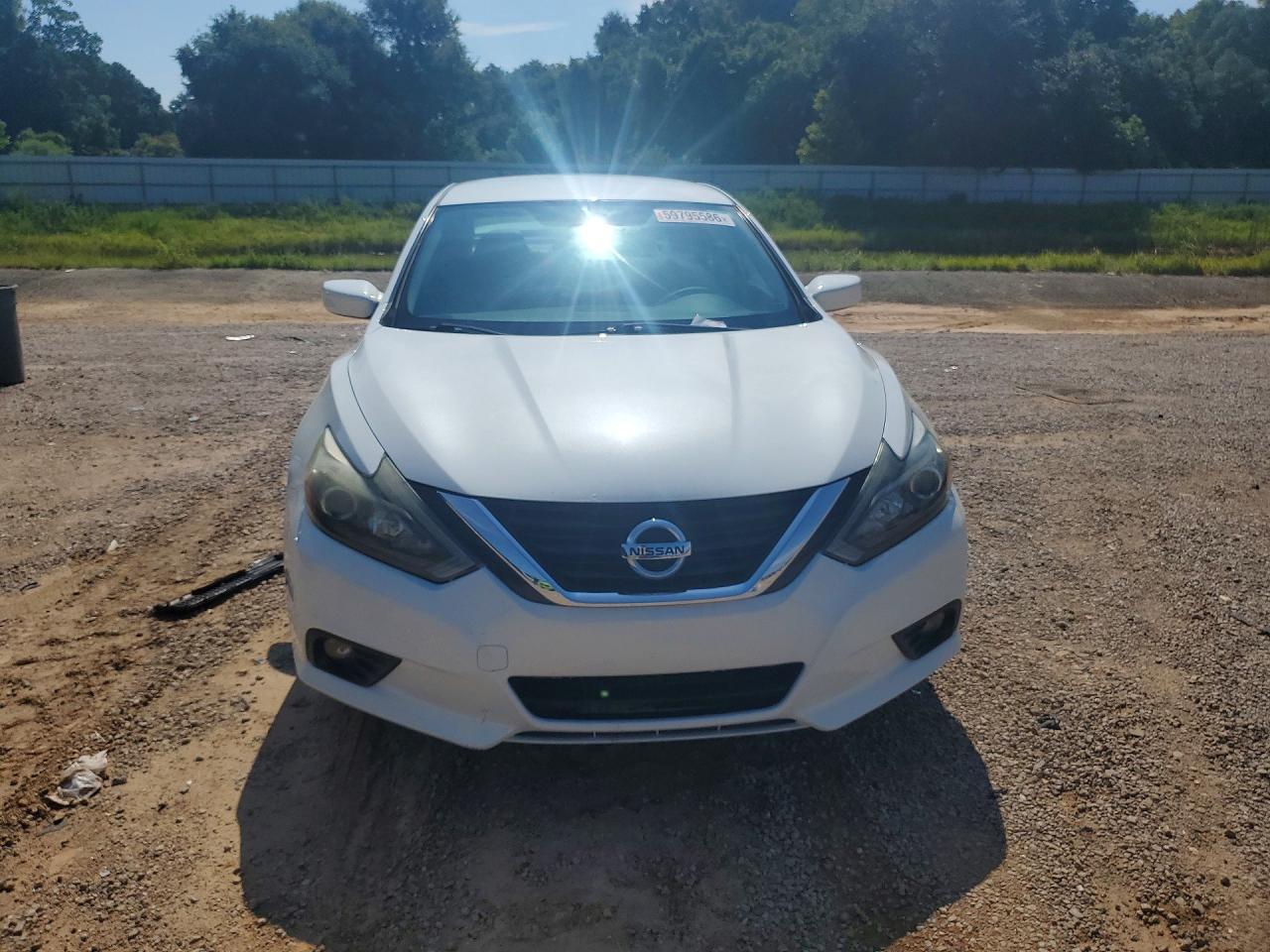 2018 Nissan Altima 2.5 Sr - Image 5