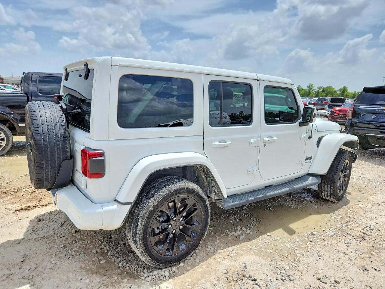 2021 Jeep Wrangler Unlimited Sahara - Image 3