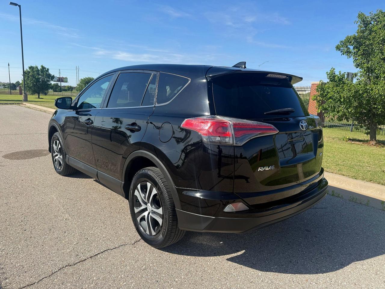 2018 Toyota Rav4 Le - Фото 3