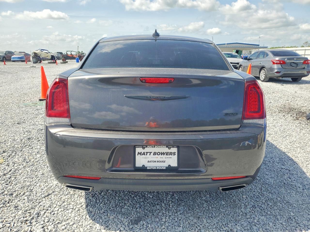 2020 Chrysler 300 Touring - Image 6