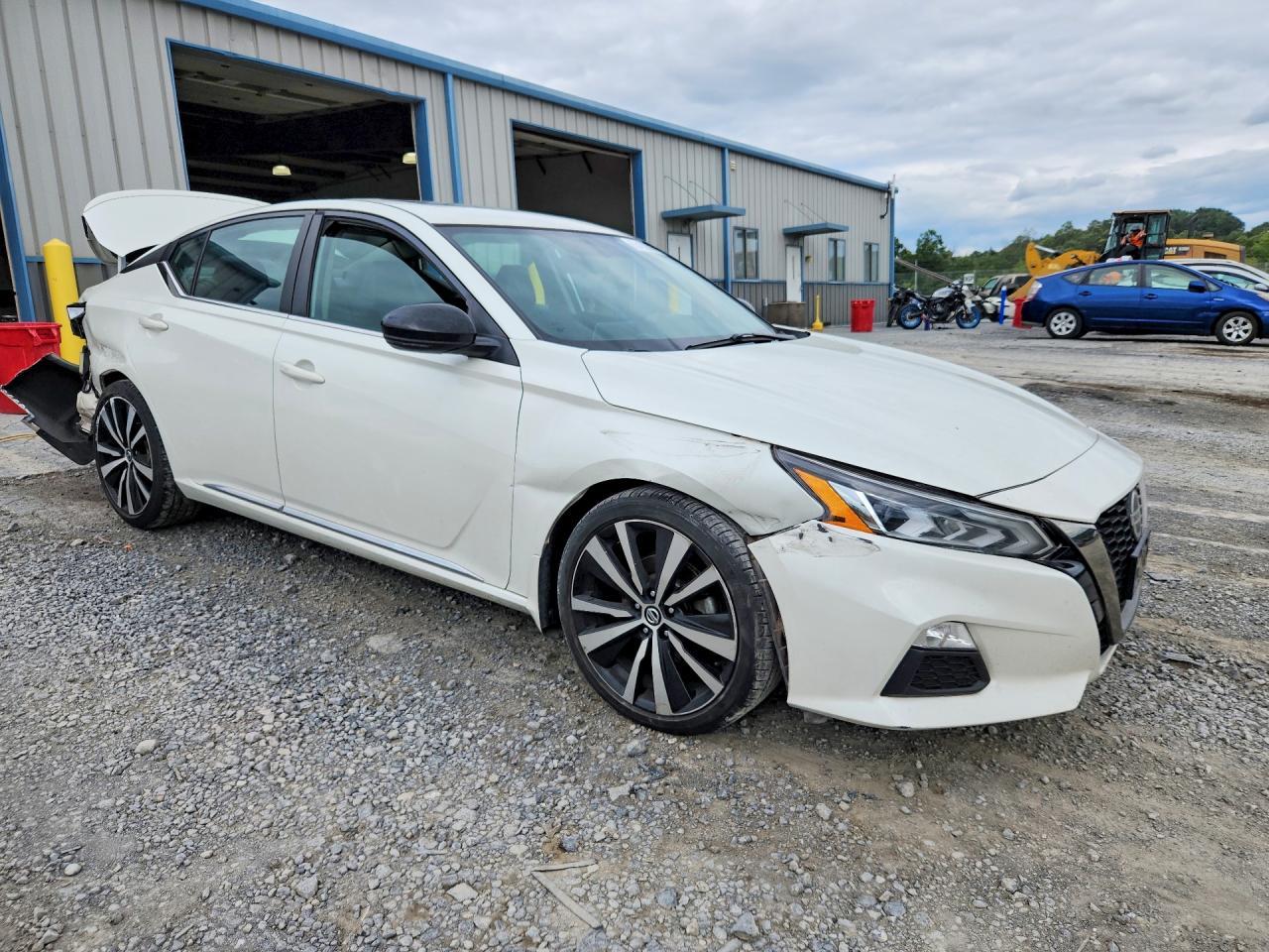 2019 Nissan Altima Sr - Image 4