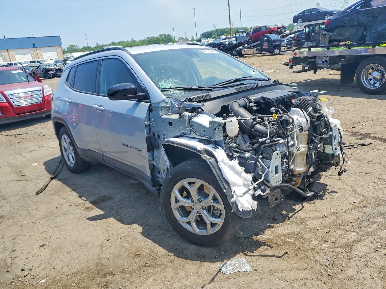 2024 Jeep Compass Latitude - Image 4