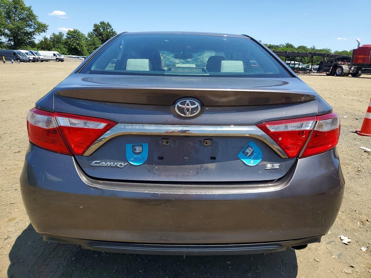 2016 Toyota Camry Se - Фото 6