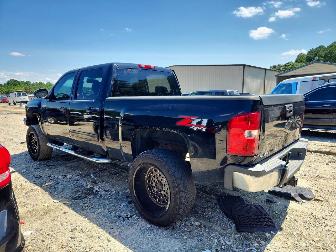 2013 Chevrolet Silverado K2500 Heavy Duty Ltz - Image 2