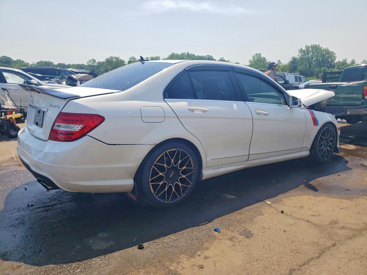 2013 Mercedes-Benz C 300 4Matic - Фото 3
