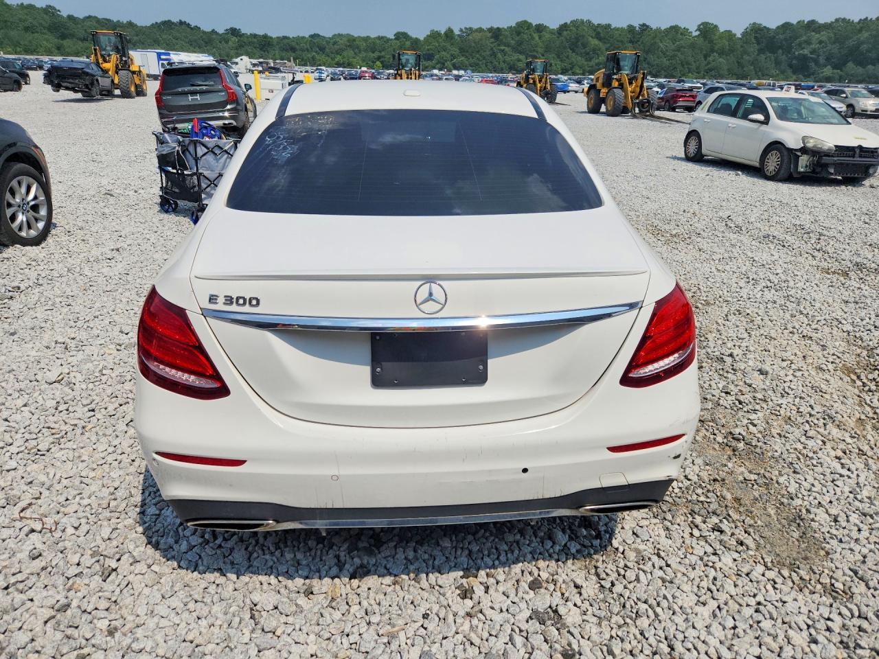 2017 Mercedes-Benz E 300 - Фото 6