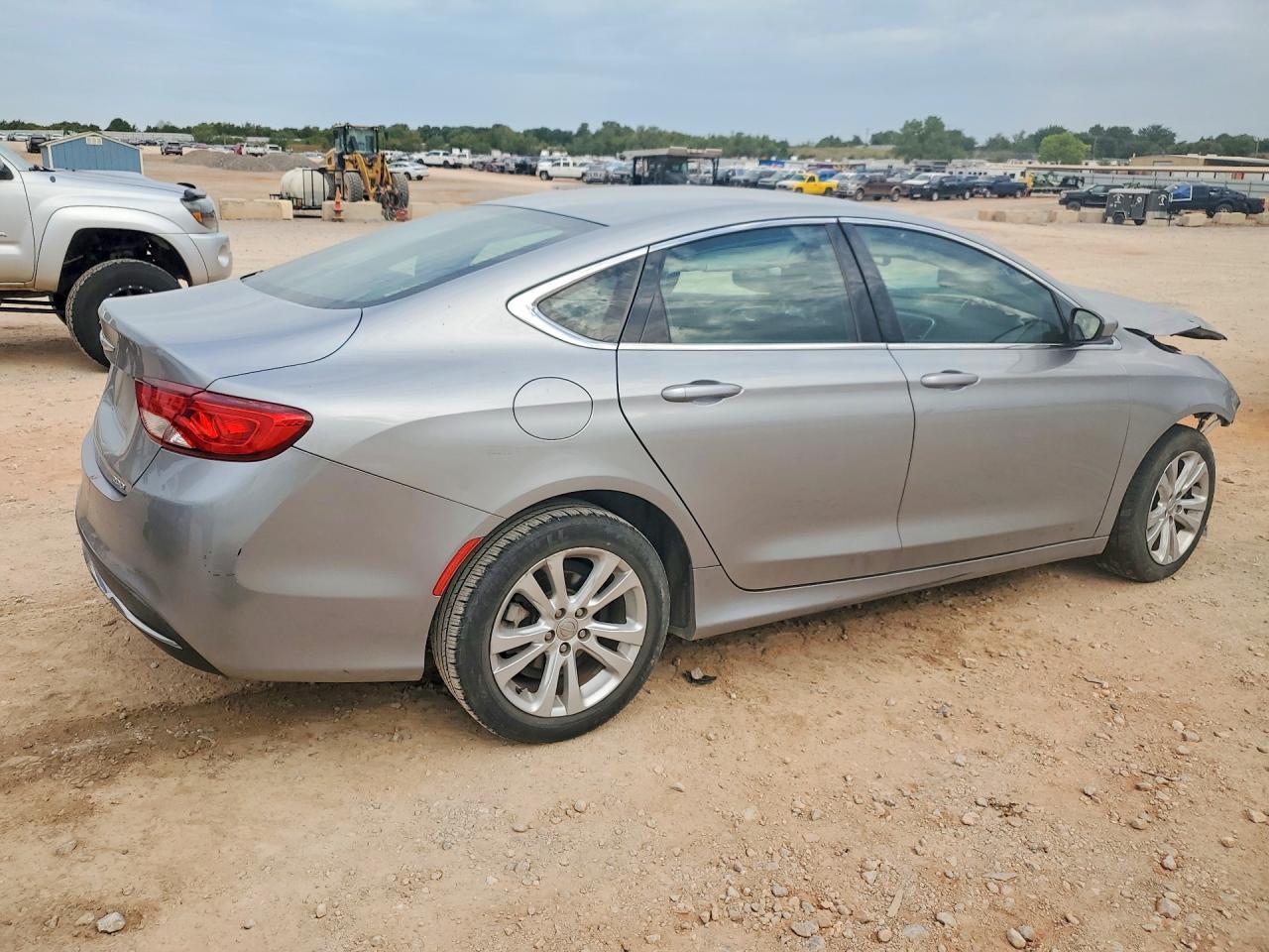 2015 Chrysler 200 Limited - Image 3